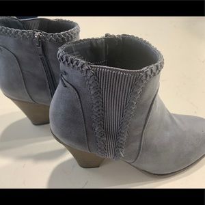 Grey boots